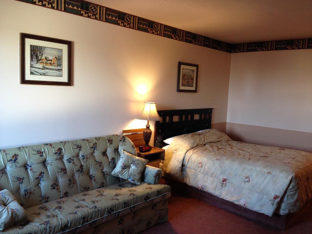 Traveller'S Inn Dawson Creek Exteriör bild